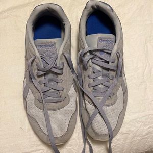 Mens size 10 classic Reeboks.